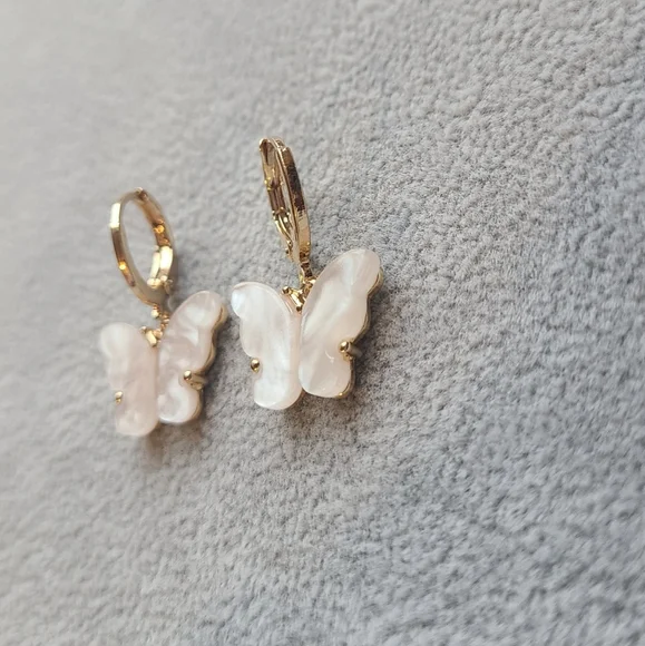 ✨️14k Gold Plated, Hoop, White Butterfly Earrings.✨️ - Picture 3 of 4
